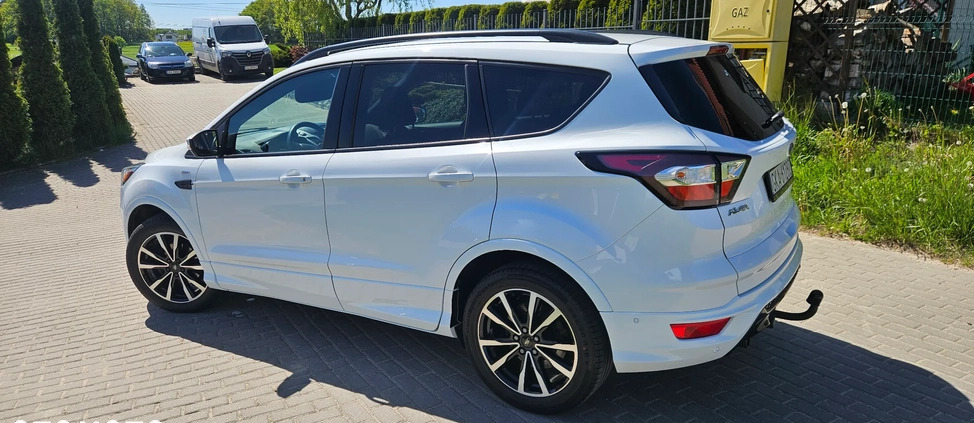 Ford Kuga cena 69900 przebieg: 91600, rok produkcji 2017 z Gdańsk małe 211